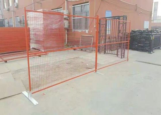 Polvere che ricopre i pannelli di recinzione temporanei mobili per il cantiere
